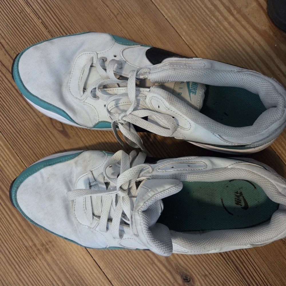 Nike White and Green Sneakers Classic Lace-Up Design